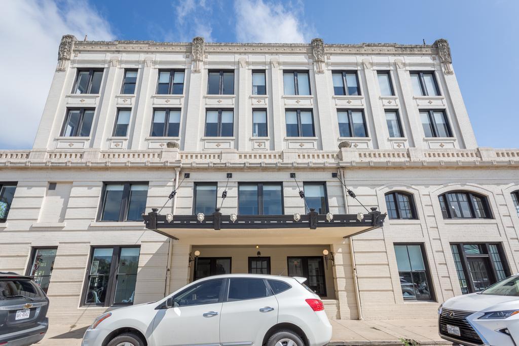 Park Plaza Hotel Сегиин Екстериор снимка