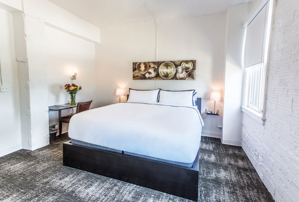 Park Plaza Hotel Сегиин Екстериор снимка