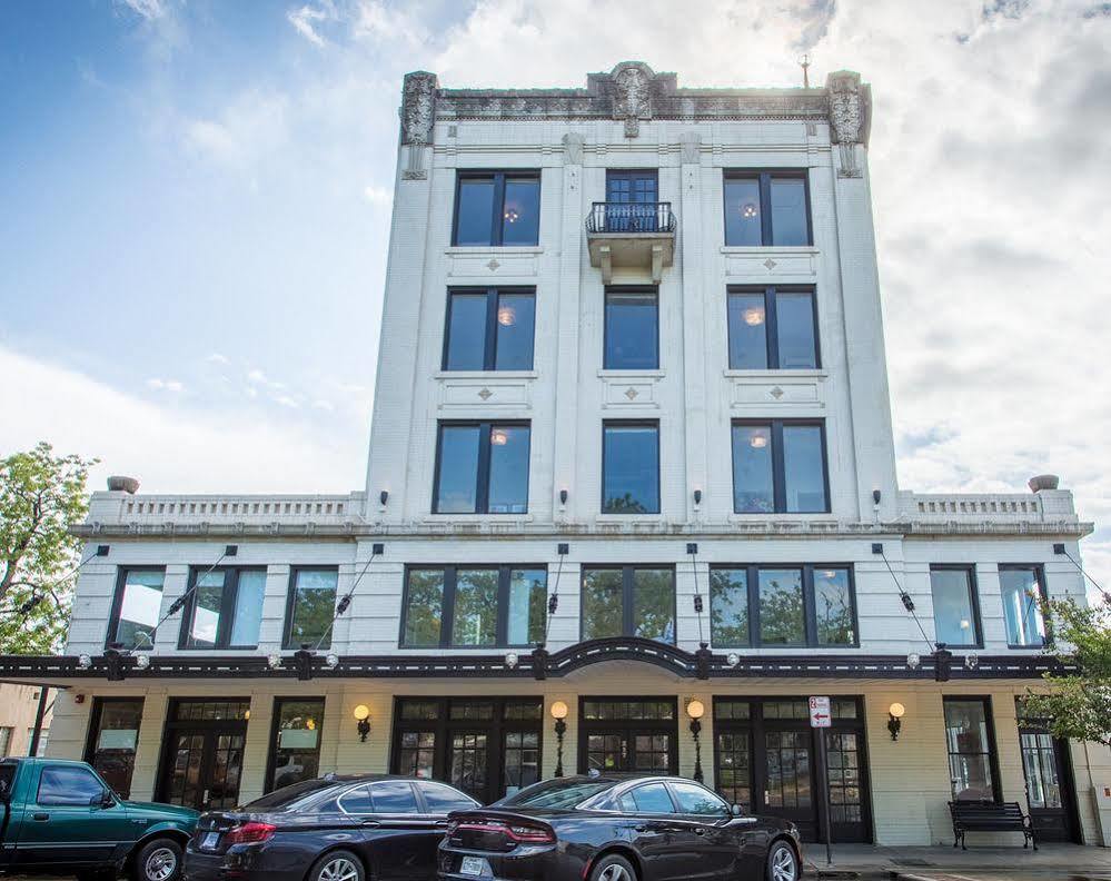 Park Plaza Hotel Сегиин Екстериор снимка