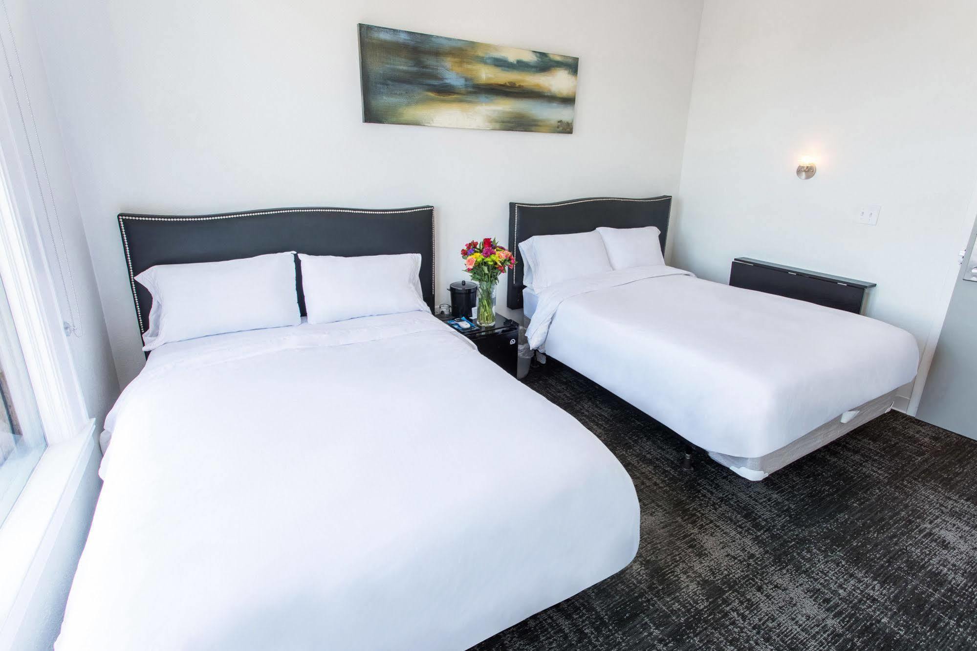 Park Plaza Hotel Сегиин Екстериор снимка